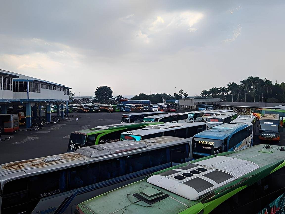ilustrasi bus Malang-Surabaya di Terminal Arjosari 