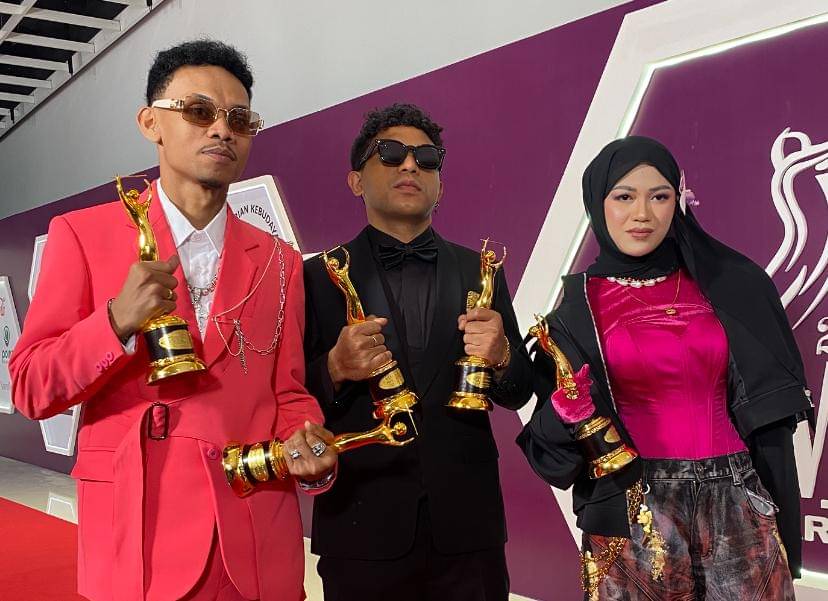 potret Silet Open Up