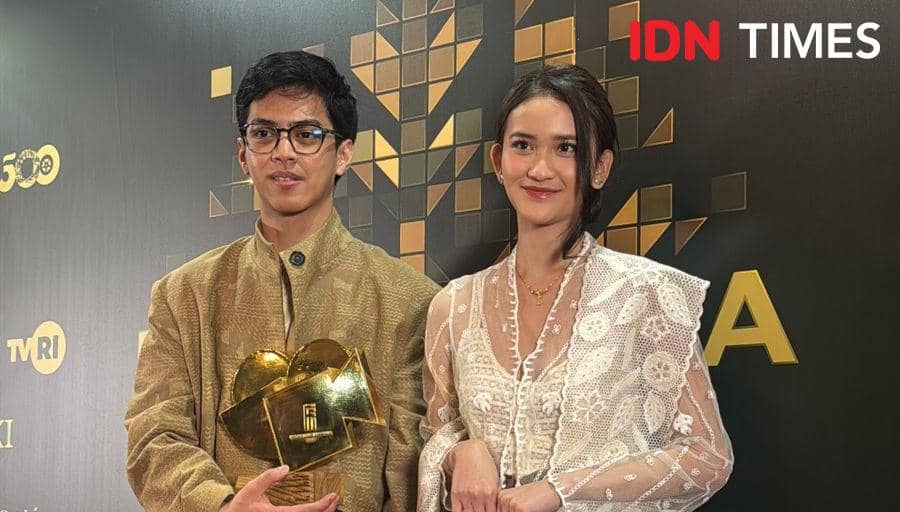 El Putra dan Leya Princy sesaat setelah meraih Piala Citra untuk Kategori Aktor dan Aktris Pilihan Penonton FFI 2025