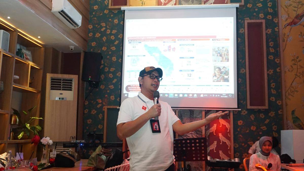 GM Region Network Operation & Productivity Sumbagut, Nurdianto berbicara pada Media Meetup Telkomsel Sumabgut, Selasa (18/11/2025) (dok.Telkomsel)