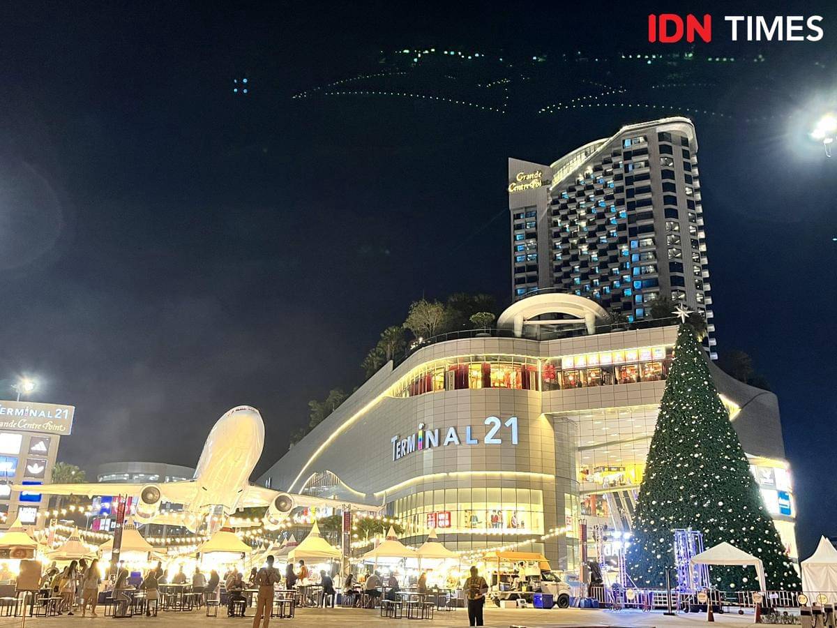 Potret mall dan night market di Pattaya, Thailand  