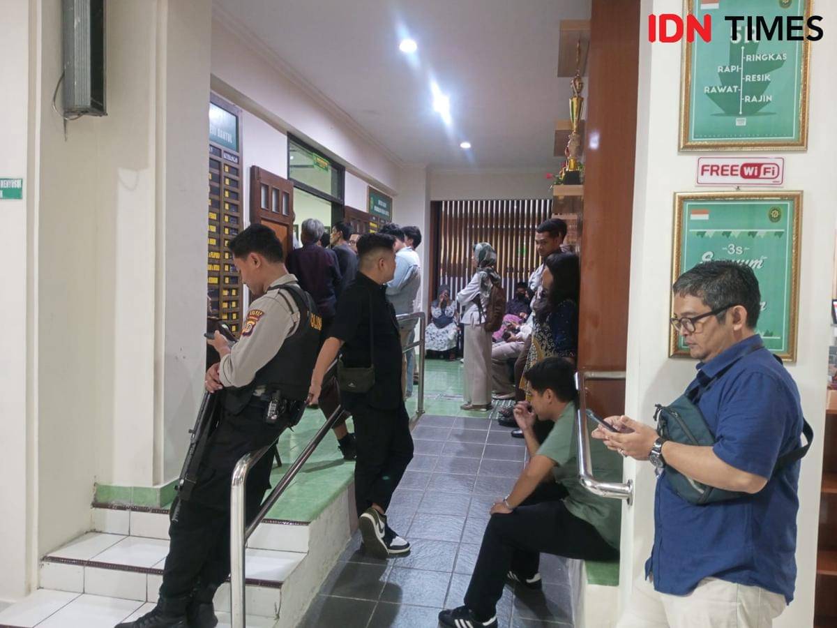 mafia tanah; mbah Tupon