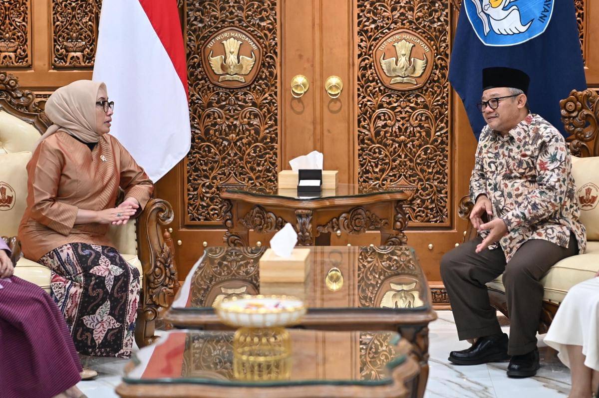 Arifah Fauzi berdialog dengan Abdul Mu'ti