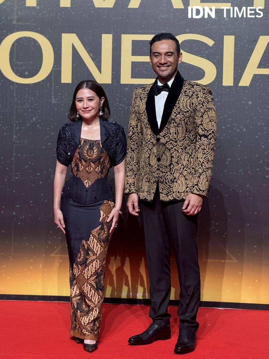 Prilly Latuconsina dan Ario Bayu di red carpet FFI 2025 pada Kamis (20/11/2025)