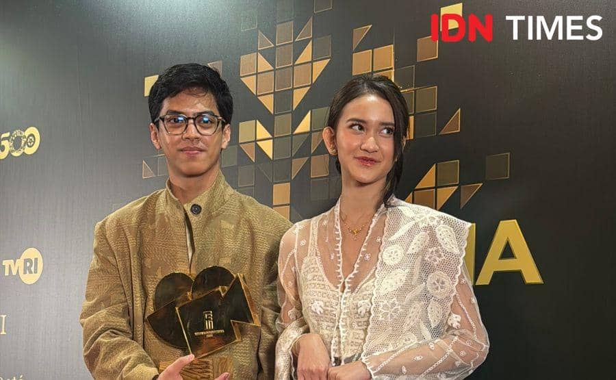 El Putra dan Leya Princy sesaat setelah meraih Piala Citra untuk Kategori Aktor dan Aktris Pilihan Penonton FFI 2025