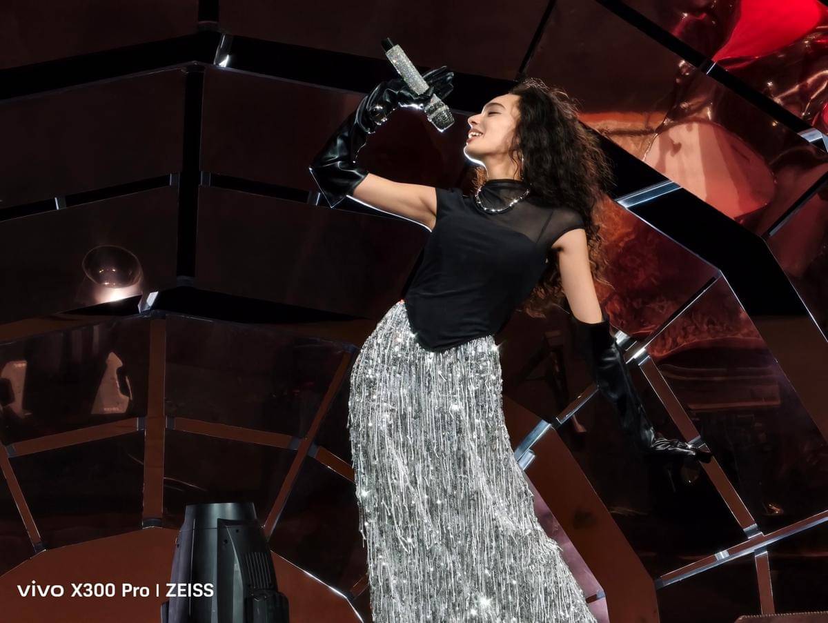 vivo X300 Series masing-masing menghadirkan inovasi pencitraan terbaik di kelasnya, dirancang untuk menjawab kebutuhan pengguna yang ingin kualitas “Camera King” tanpa harus membawa kamera terpisah. (Dok. vivo)