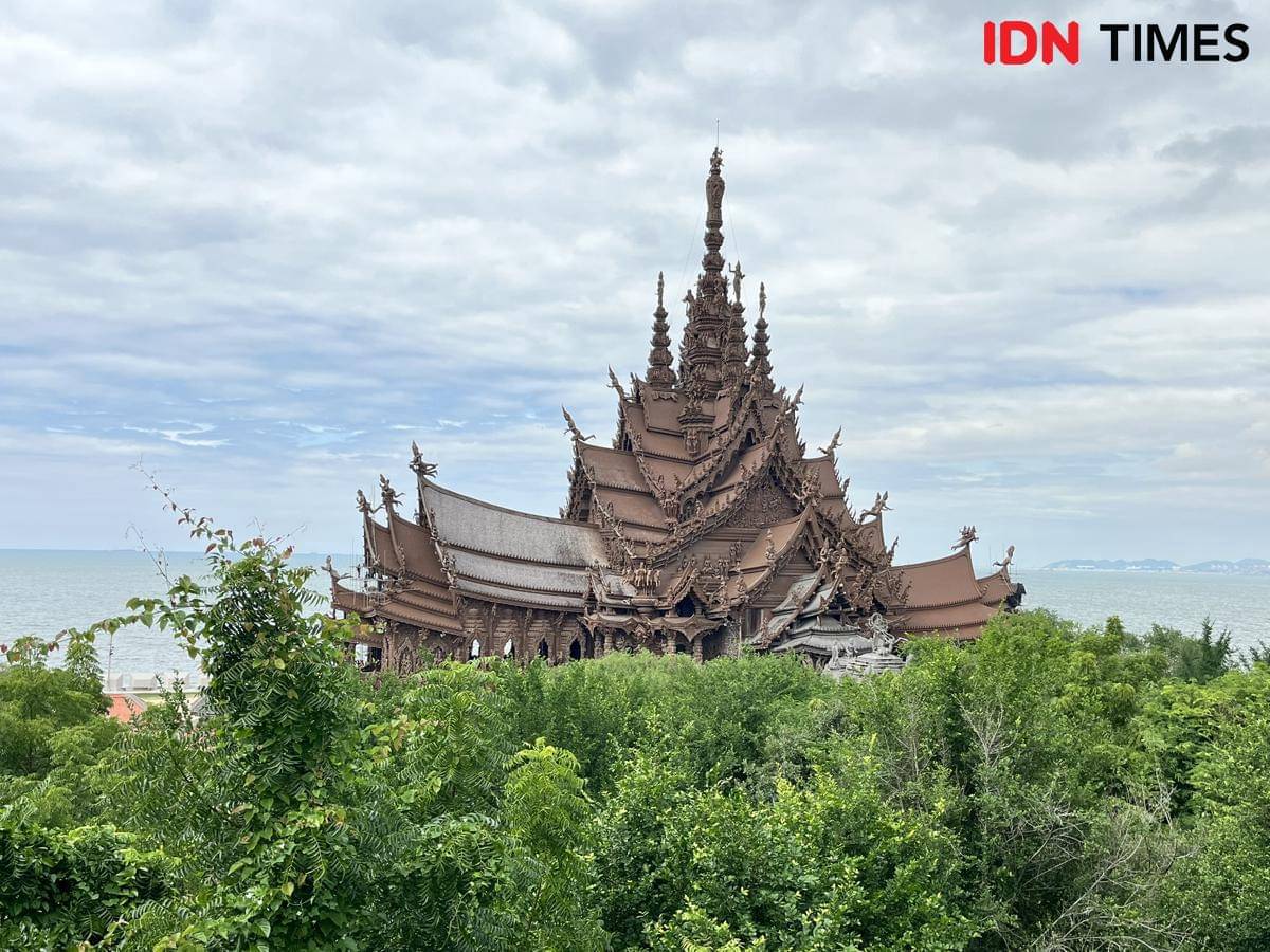 Potret Sanctuary of Truth di Pattaya, Thailand  