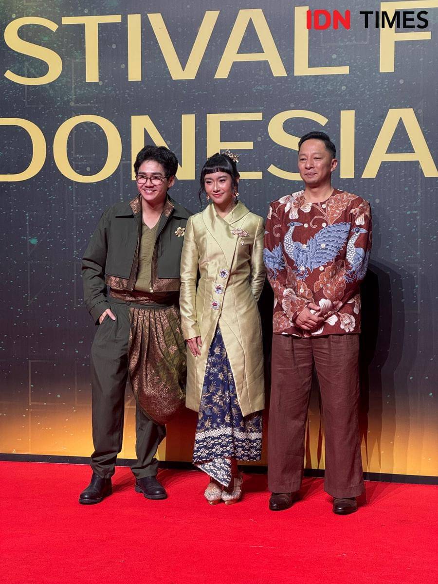 Chicco Kurniawan, Freya JKT48 dan Ringgo Agus Rahman di red carpet FFI 2025 pada Kamis (20/11/2025)
