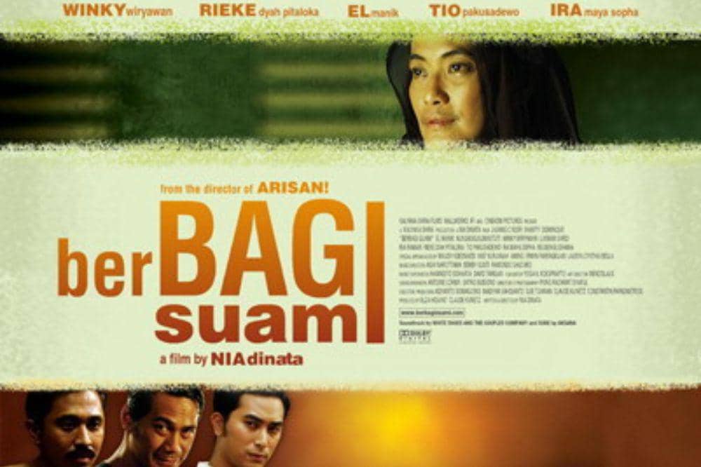 Poster film Berbagi Suami menampilkan judul besar berwarna oranye dan beberapa pemeran utama dengan latar warna hangat.