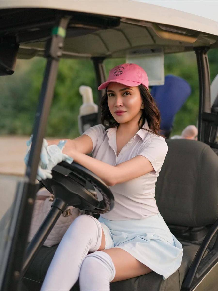Potret Shandy Aulia main golf di Dubai. 