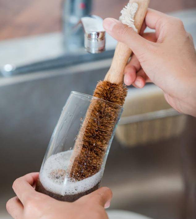 ilustrasi sikat botol