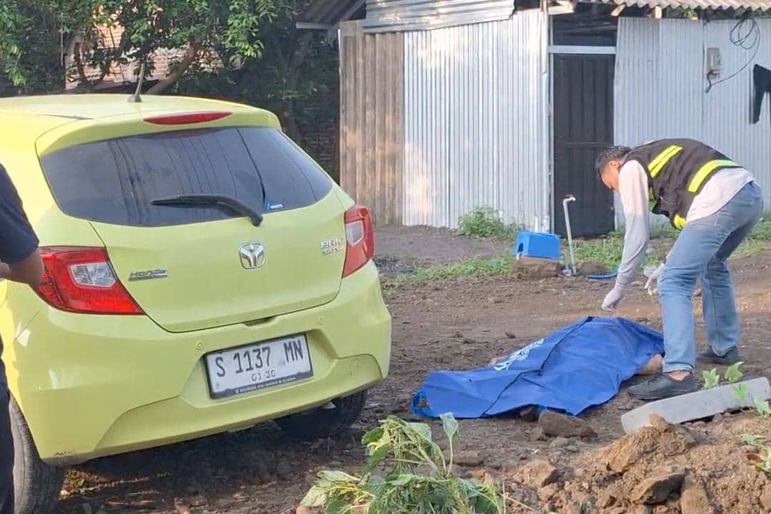 Dua nenek pejalan kaki ditabrak mobil di di Jalan Raya Ngawi–Bojonegoro, tepatnya di Desa Karangasri, Kecamatan Ngawi, Kabupaten Ngawi. IDN Times/Riyanto.