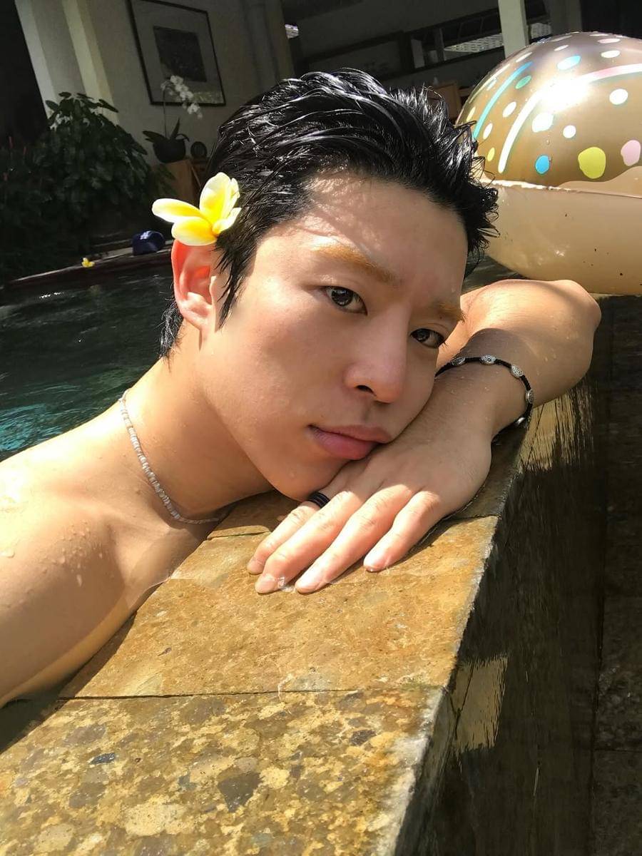 potret aktor Lee Chan Hyeong liburan di Bali