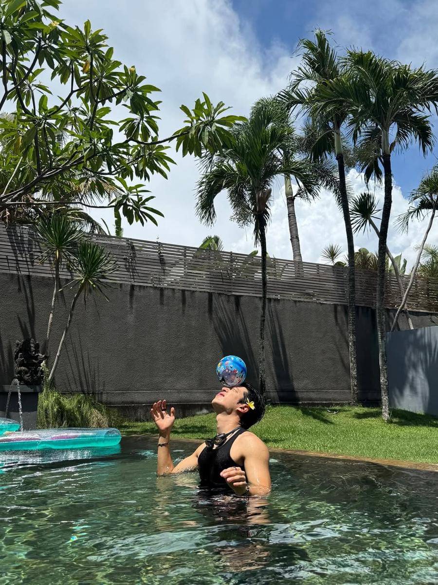 potret aktor Lee Chan Hyeong liburan di Bali