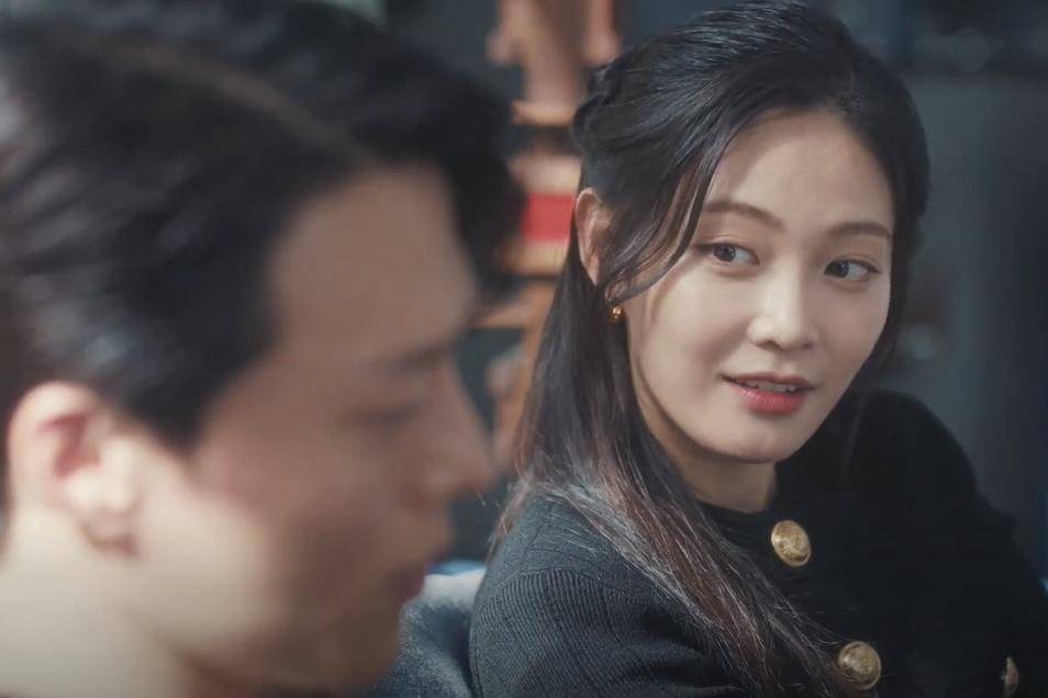 Gong Ji Hyeok (Jang Ki Yong) dan Yu Ha Yeong (Woo Da Vi) dalam drakor Dynamite Kiss 