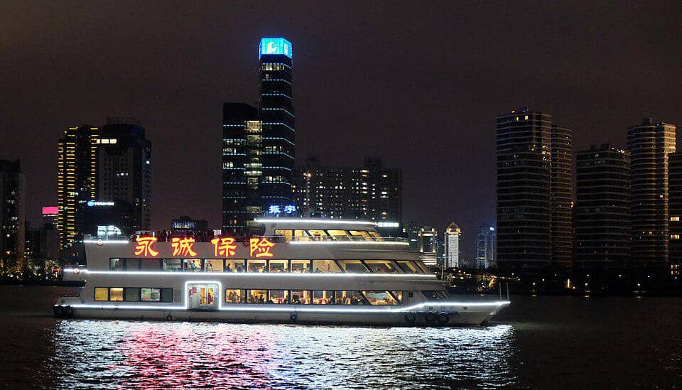 ilustrasi kapal di The Bund