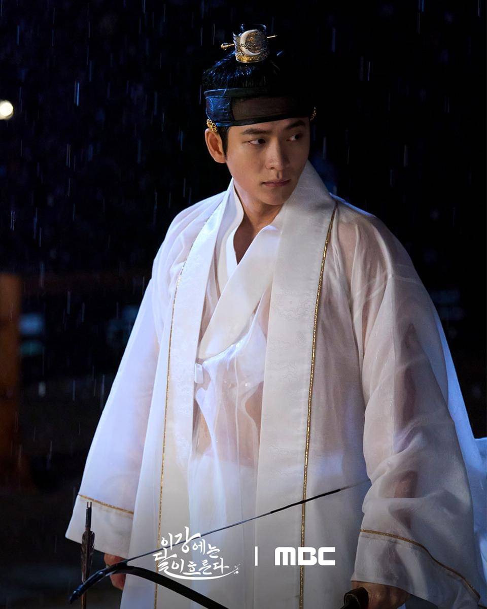 cuplikan drama Moon River 