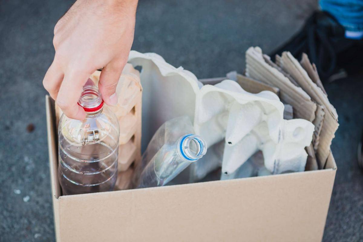 Buang sampah dan sisa barang