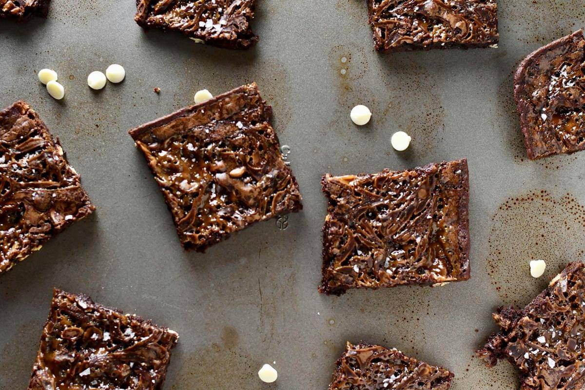 ilustrasi avocado brownies 