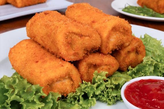 Ilustrasi risoles ayam sambal matah