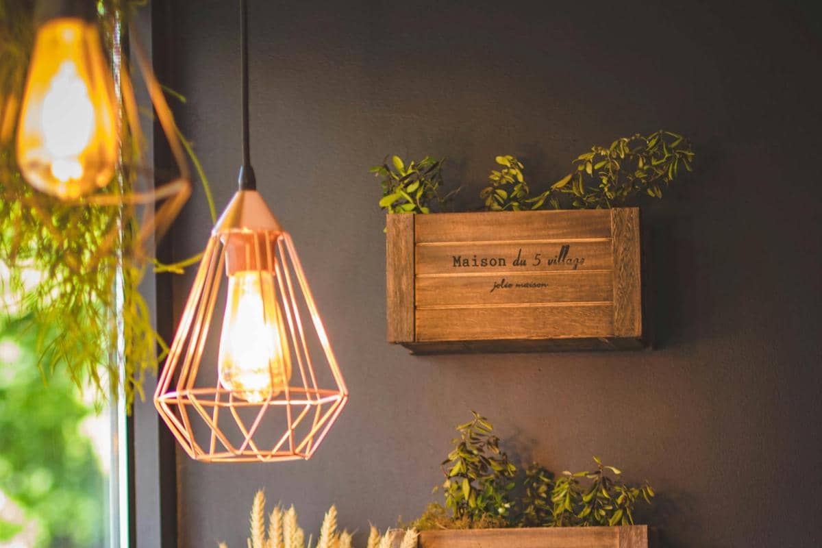 ilustrasi lampu gantung