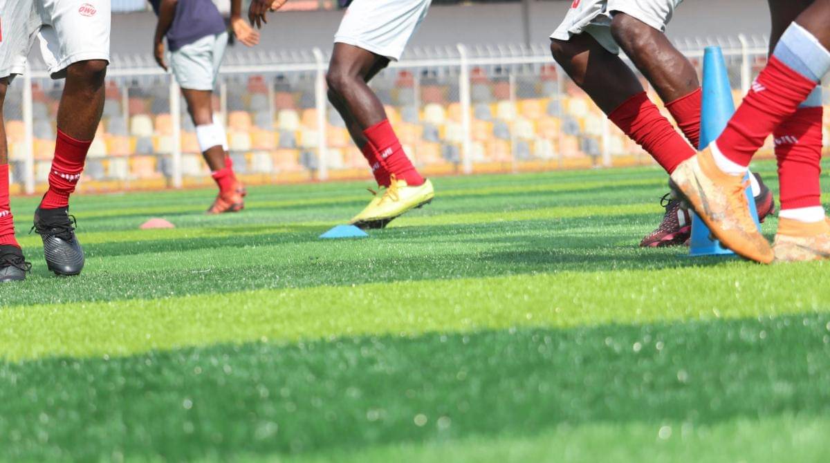 potret latihan sepak bola