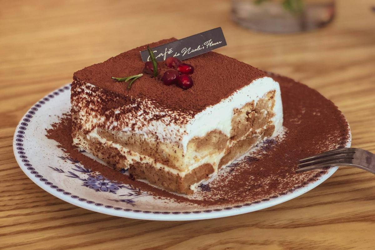 ilustrasi tiramisu cake 