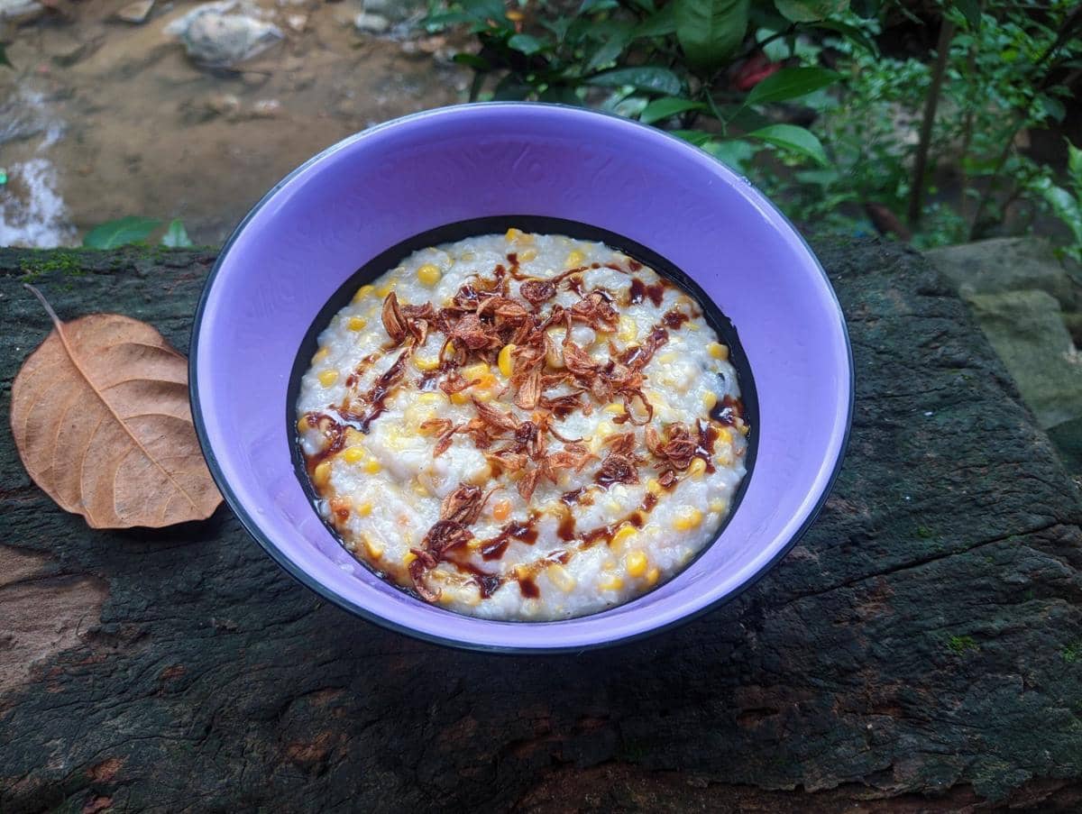 Semangkuk bubur jagung hangat