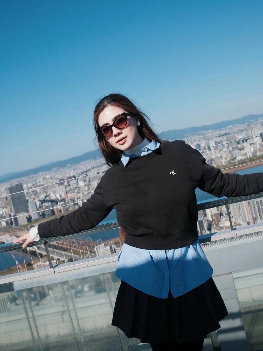 Felicya Angelista di Umeda Sky Building, Osaka, Jepang.