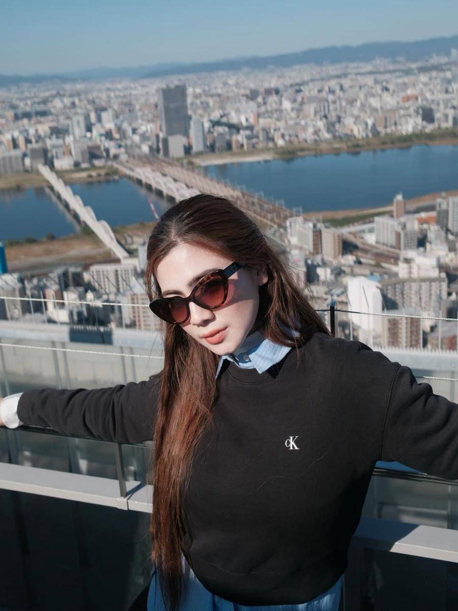 Felicya Angelista di Umeda Sky Building, Osaka, Jepang.