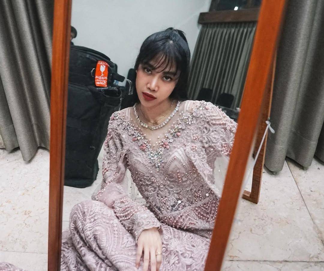 Ide makeup ala Widi Vierratale