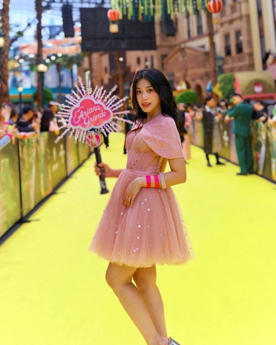 Irene Suwandi di premiere film Wicked: For Good