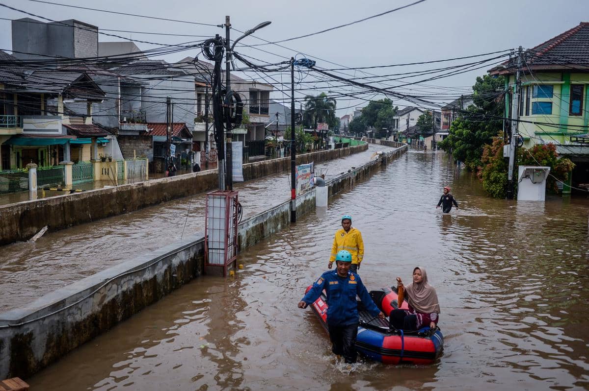 Banjir di wilayah Tangerang Selatan pada 18 November 2025 