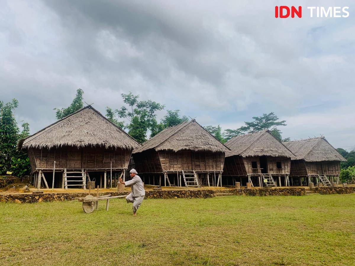 Kampung Adat Gebong Memarong hunian masyarakat adat Mapur (IDN Times/Doni Hermawan)