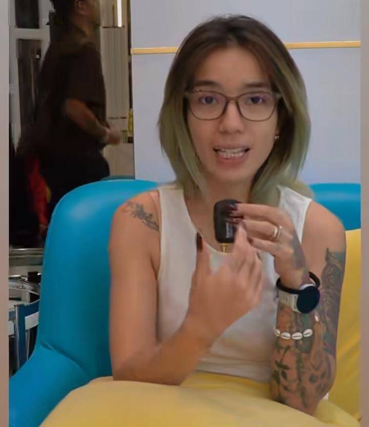 Sheila Marcia hapus tato salib