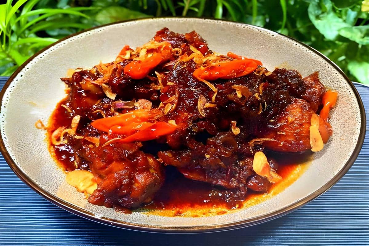 Resep Ayam Gongso, Sajian Rumahan yang Gurihnya Bikin Boros Nasi!