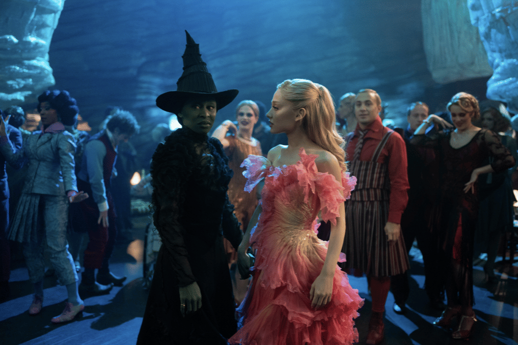cuplikan adegan dalam film Wicked 