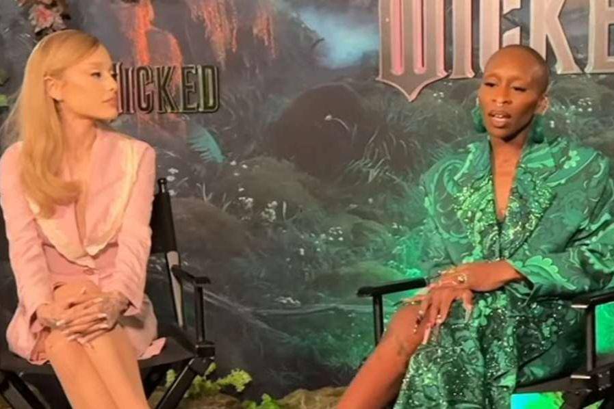 Ariana Grande dan Cynthia Erivo dalam sebuah wawancara sebelum pemutaran perdana “Wicked” di Mexico City, pada 11 November 2024.