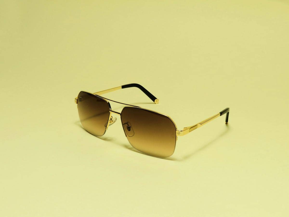 ilustrasi kacamata Cartier yang tahan lama 