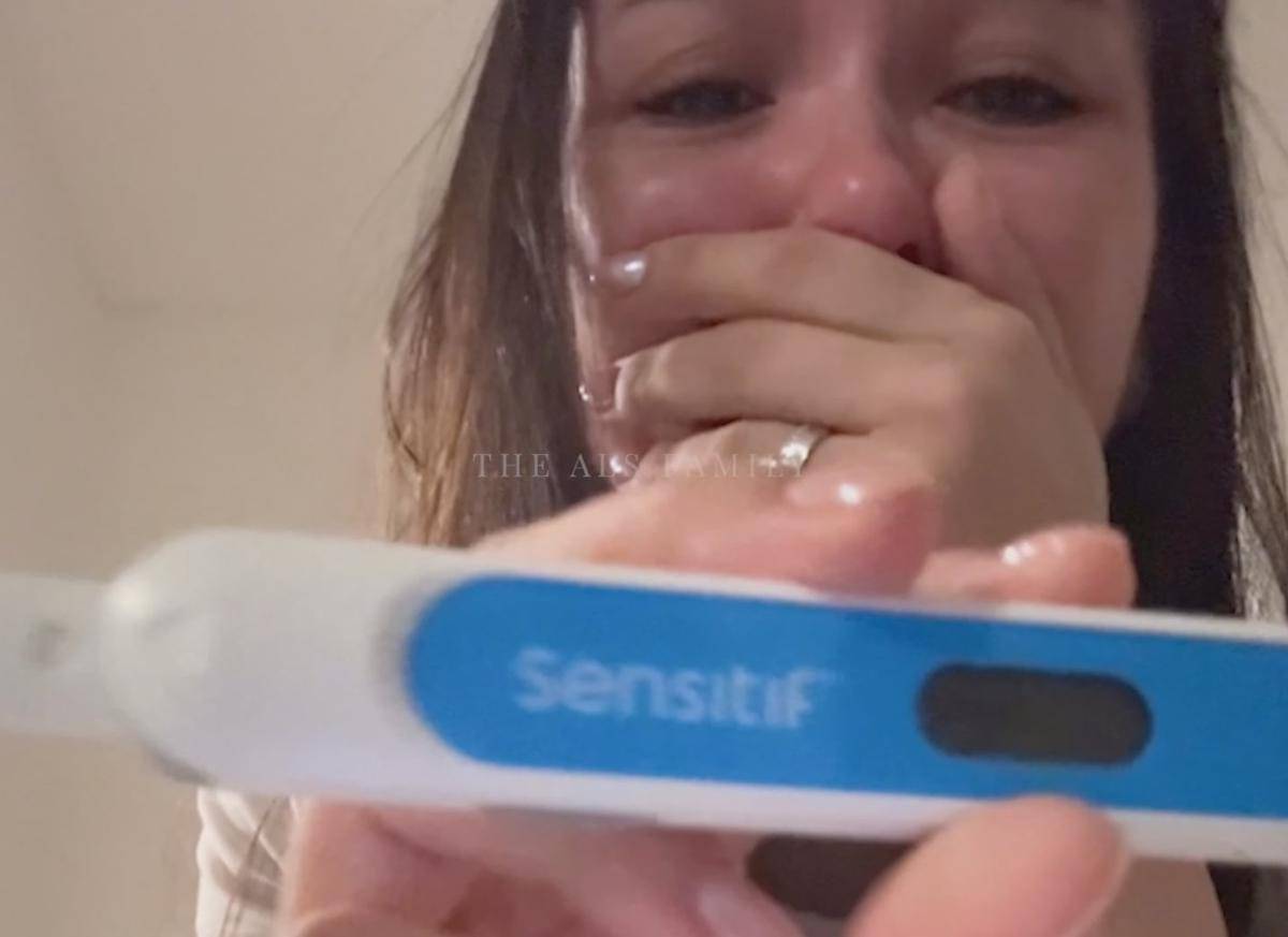 Reaksi Keluarga Dapat Kejutan Kehamilan Alyssa Daguise (youtube.com/The ALs)