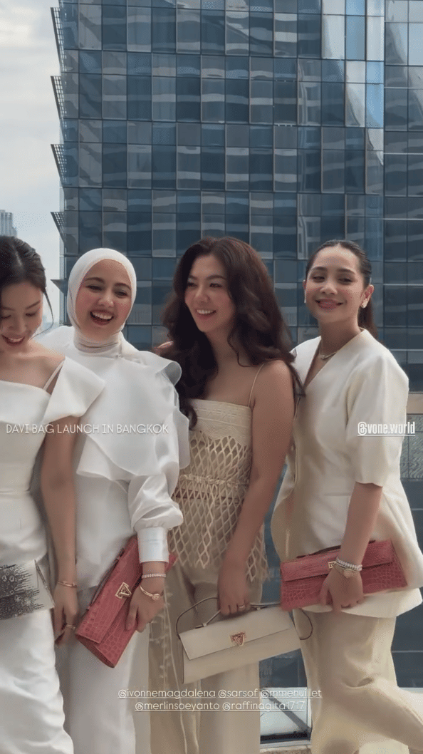 Nagita Slavina ketemu Davika Hoorne (instagram.com/raffinagita1717)
