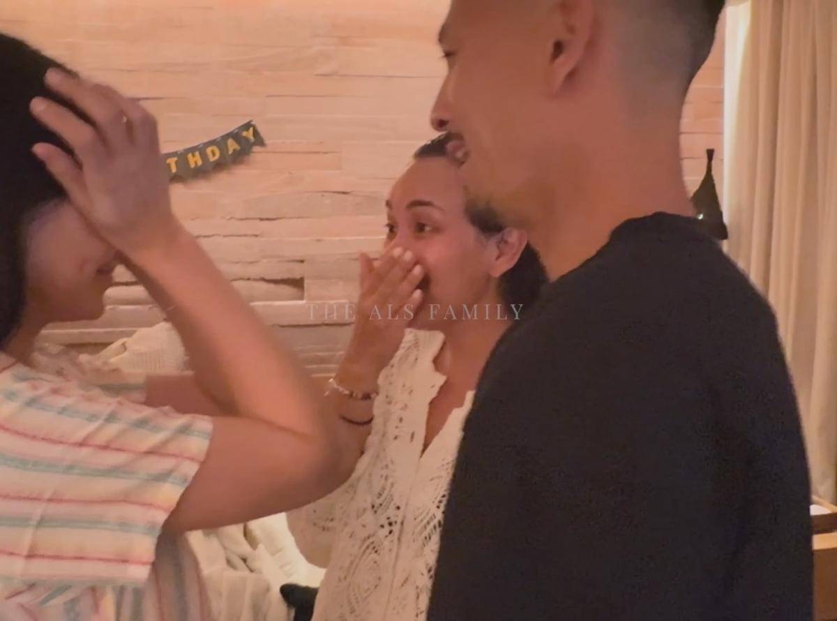 Reaksi Keluarga Dapat Kejutan Kehamilan Alyssa Daguise (youtube.com/The ALs)