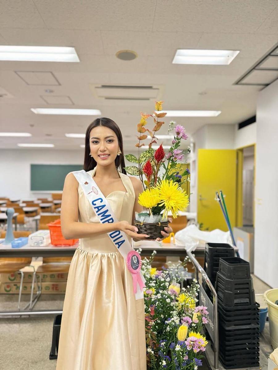 potret finalis Miss International 2025 lakukan Ikebana