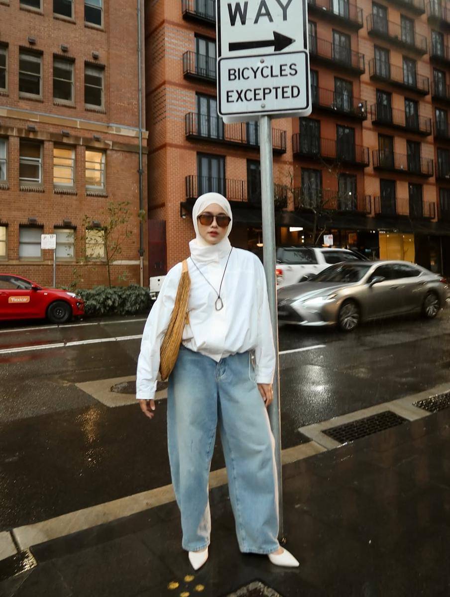 referensi ootd hijab pakai barrel pants untuk ke kantor 