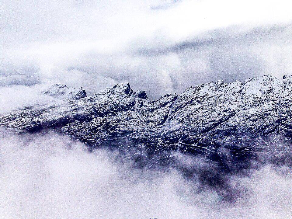 potret indah dari Puncak Carstenzs di Pegunungan Jayawijaya