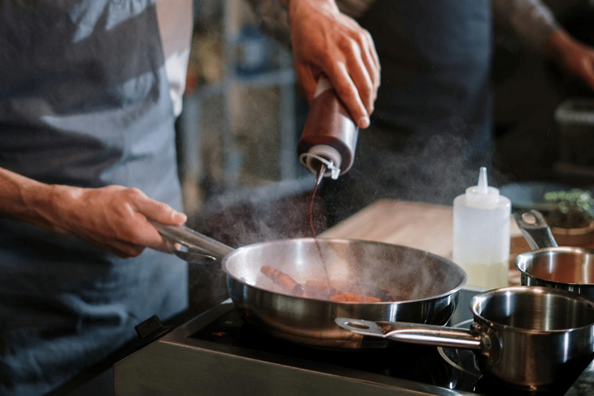 ilustrasi membuat saus