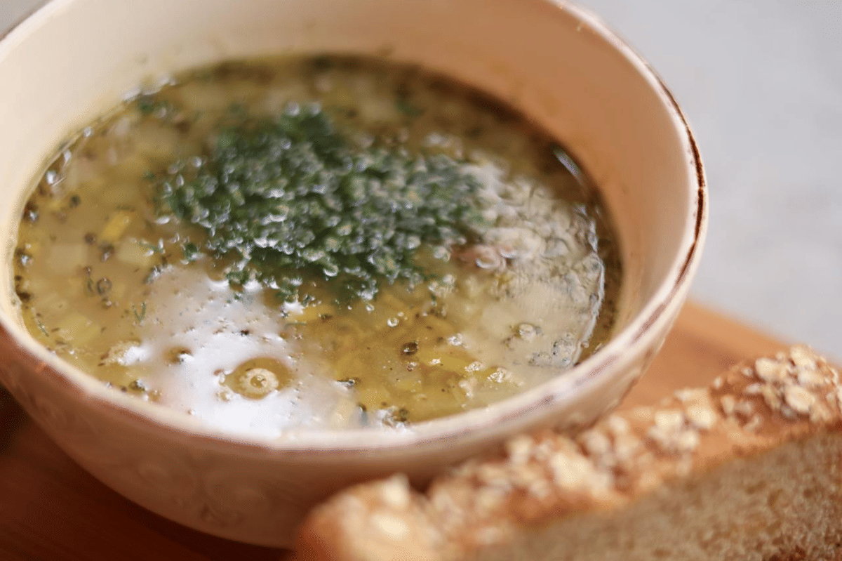 ilustrasi hidangan soupe bonne femme