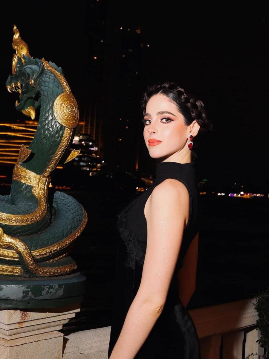 inspirasi gaya makeup ala Fatima Bosch 