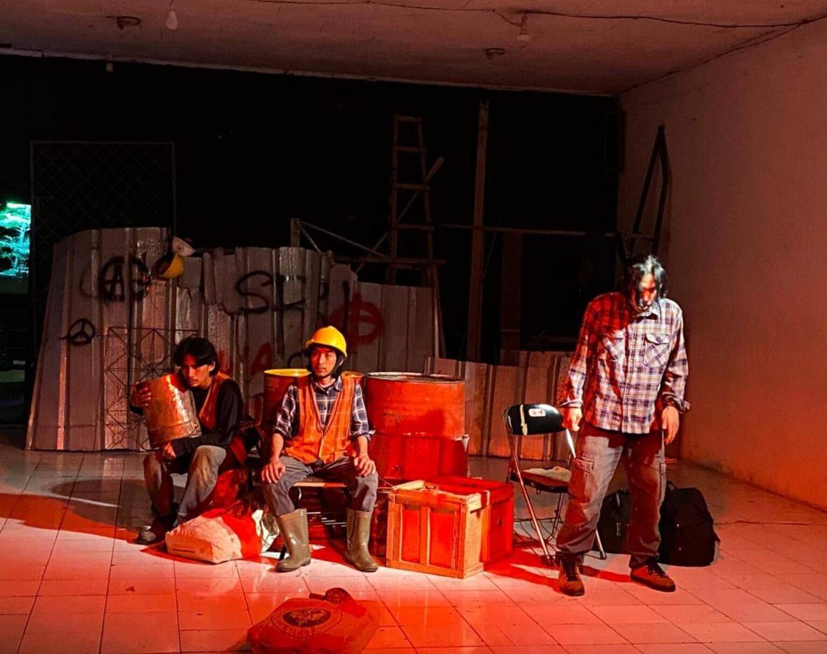 Teater Kurusetra Unit Kegiatan Mahasiswa Bidang Seni (UKMBS) Universitas Lampung (Unila) 