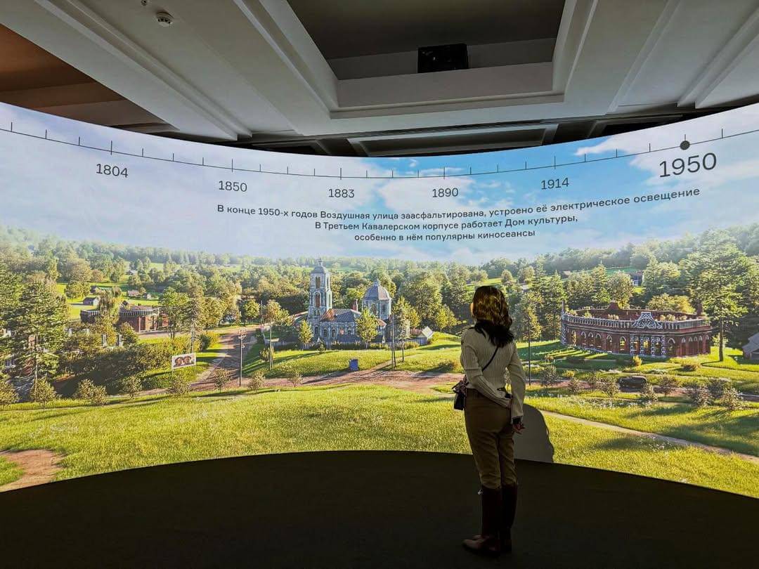 Shandy Aulia liburan di Moskow.